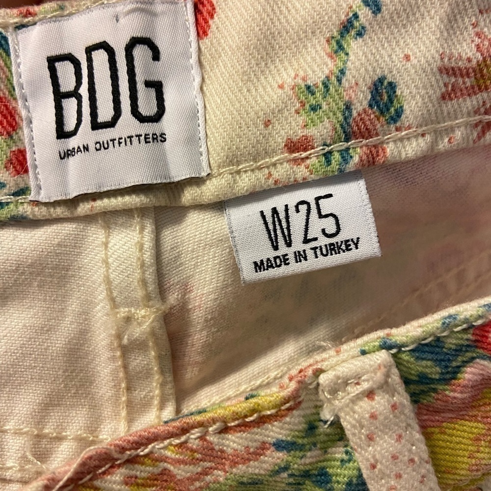 Bdg Womens Multicolor Floral High Rise Tapered Leg Jeans Size 25 - Picture 6 of 7